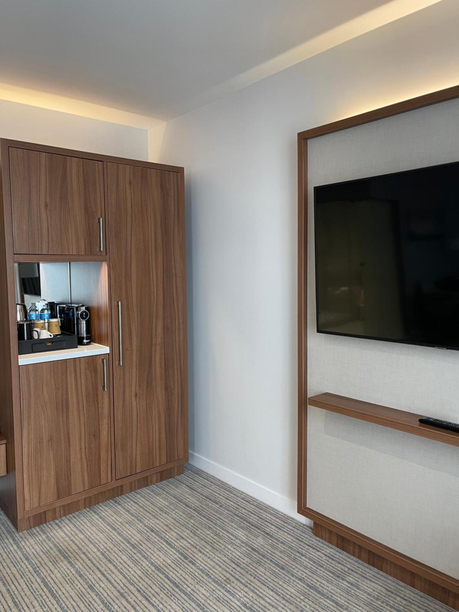 Courtyard By Marriott London Heathrow Airport Hotel