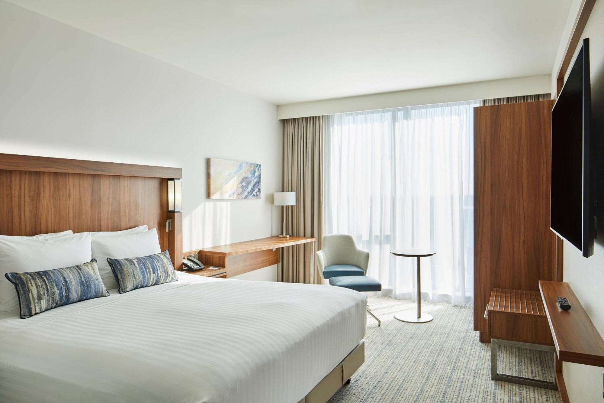 Hotel Courtyard By Marriott London Heathrow Airport 4*
